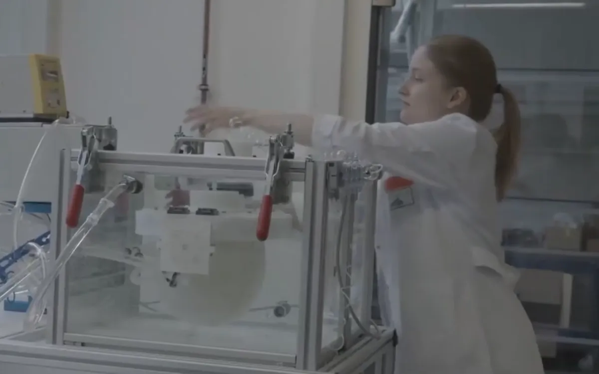 Tử cung nhân tạo giúp trẻ sinh non thêm cơ hội sống