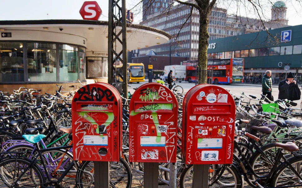 Dịch vụ bưu chính Đan Mạch sẽ chính thức ngừng giao thư từ ngày 30/12. (Ảnh: Liselotte Sabroe/EPA)