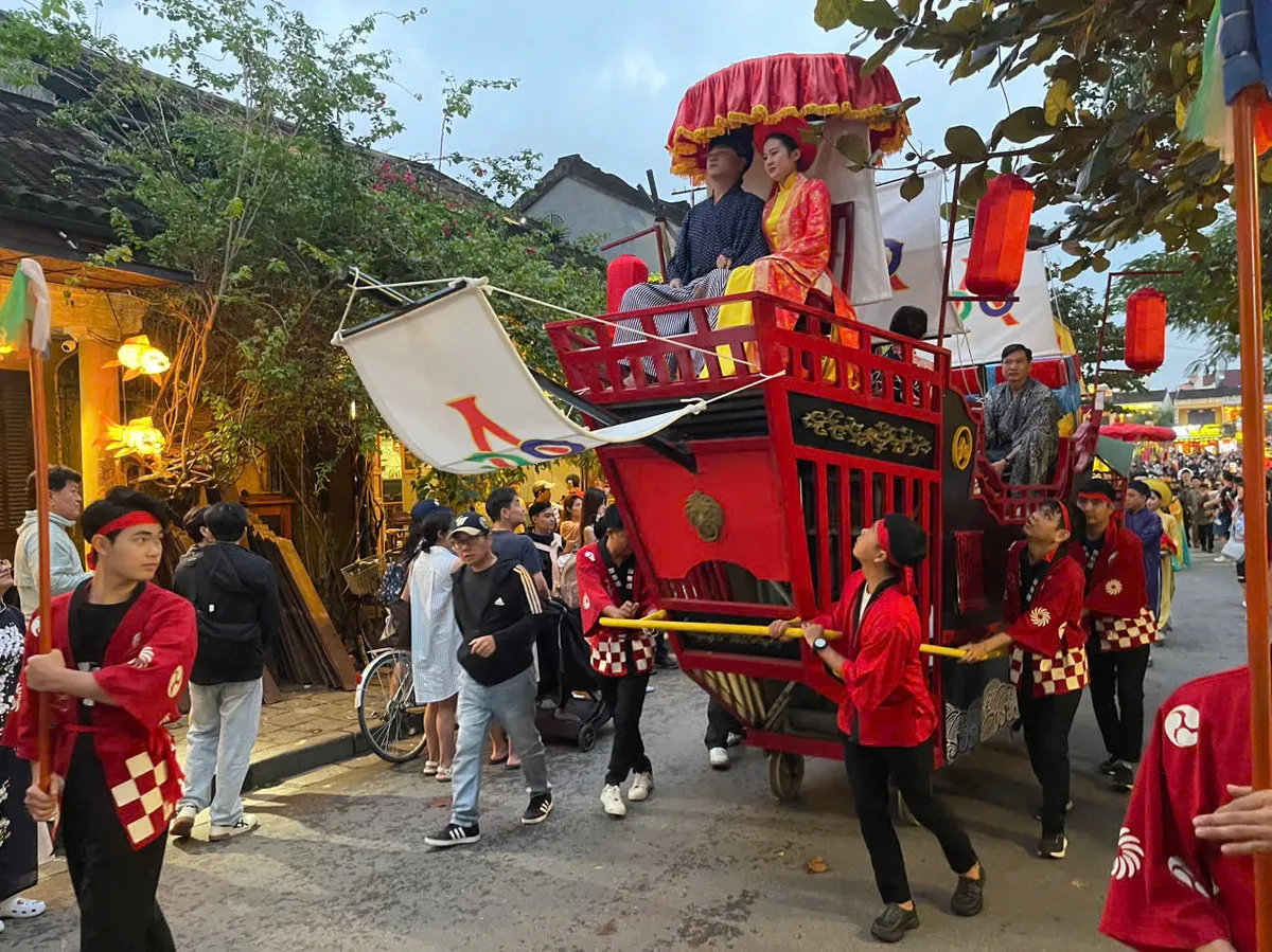 T&aacute;i hiện đ&aacute;m cưới C&ocirc;ng nữ Ngọc Hoa: Giọt nước mắt 400 năm b&ecirc;n bến s&ocirc;ng Ho&agrave;i - Ảnh 2.