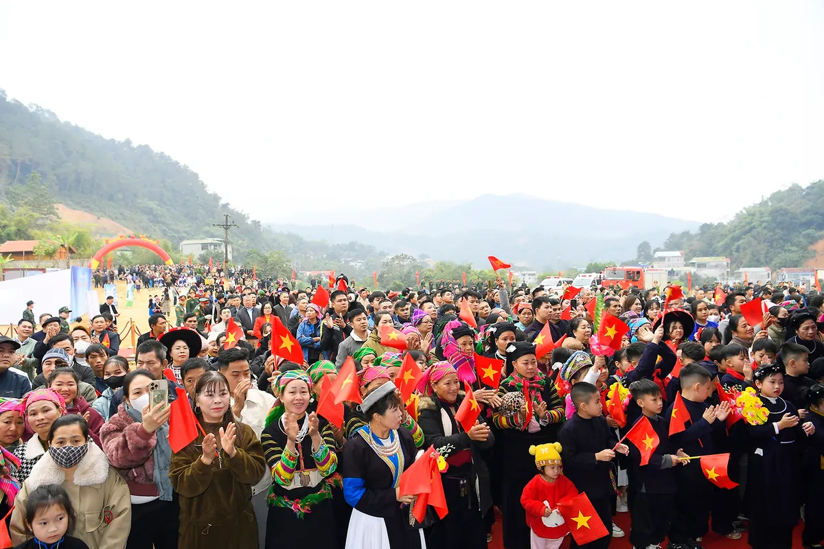 Đại tướng Phan Văn Giang dự khởi c&ocirc;ng x&acirc;y dựng Trung t&acirc;m Y tế Bảo Lạc, Cao Bằng - Ảnh 3.