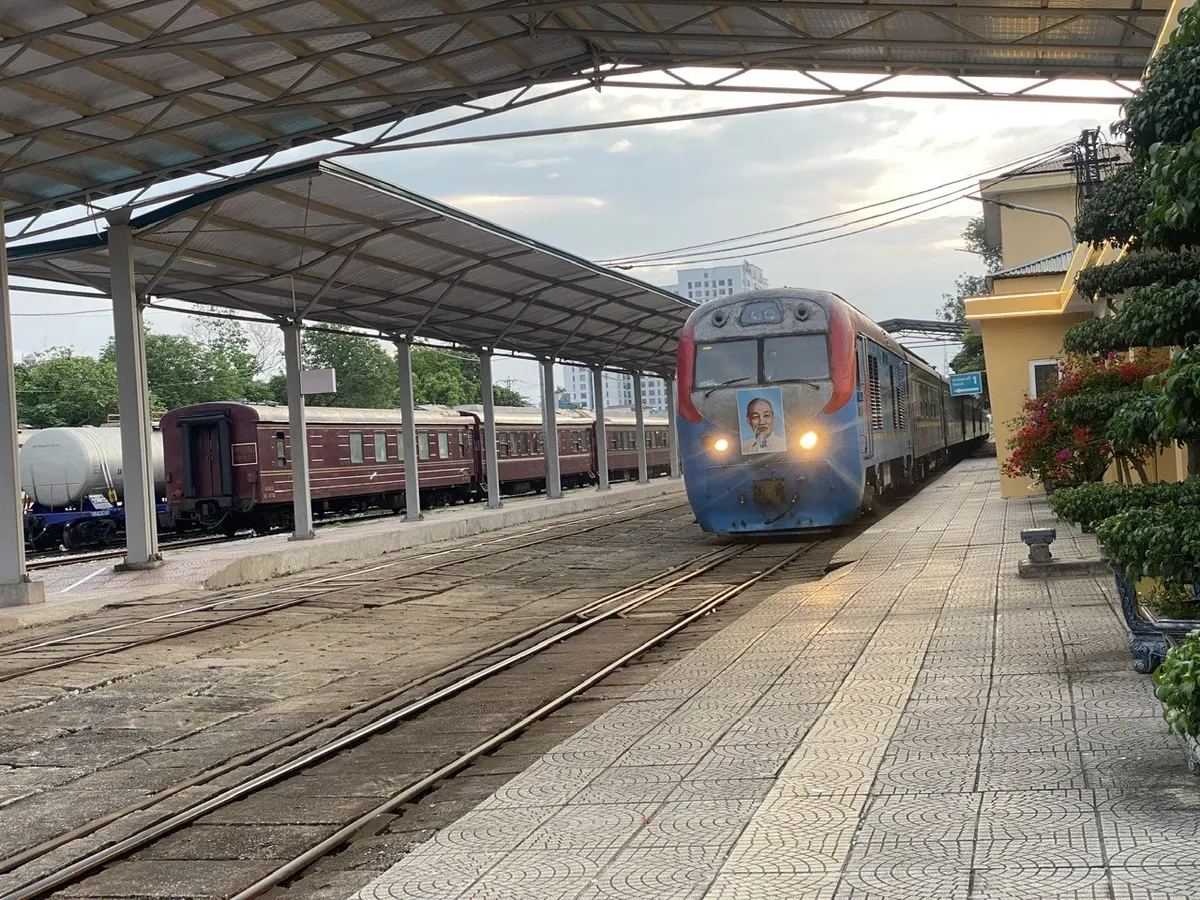 Đường sắt Việt Nam năm 2026: Mục ti&ecirc;u tăng trưởng hai con số, x&acirc;y dựng tổ hợp c&ocirc;ng nghiệp hiện đại - Ảnh 1.