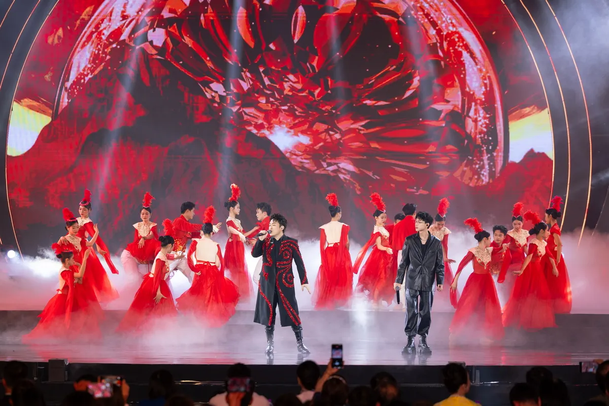 Nguyễn Phương Thanh đăng quang Hoa hậu Sinh vi&ecirc;n H&ograve;a b&igrave;nh Việt Nam 2025 - Ảnh 5.