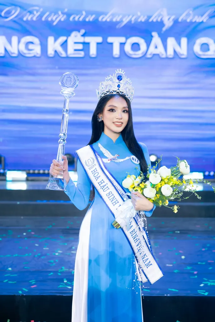 Nguyễn Phương Thanh đăng quang Hoa hậu Sinh vi&ecirc;n H&ograve;a b&igrave;nh Việt Nam 2025 - Ảnh 1.