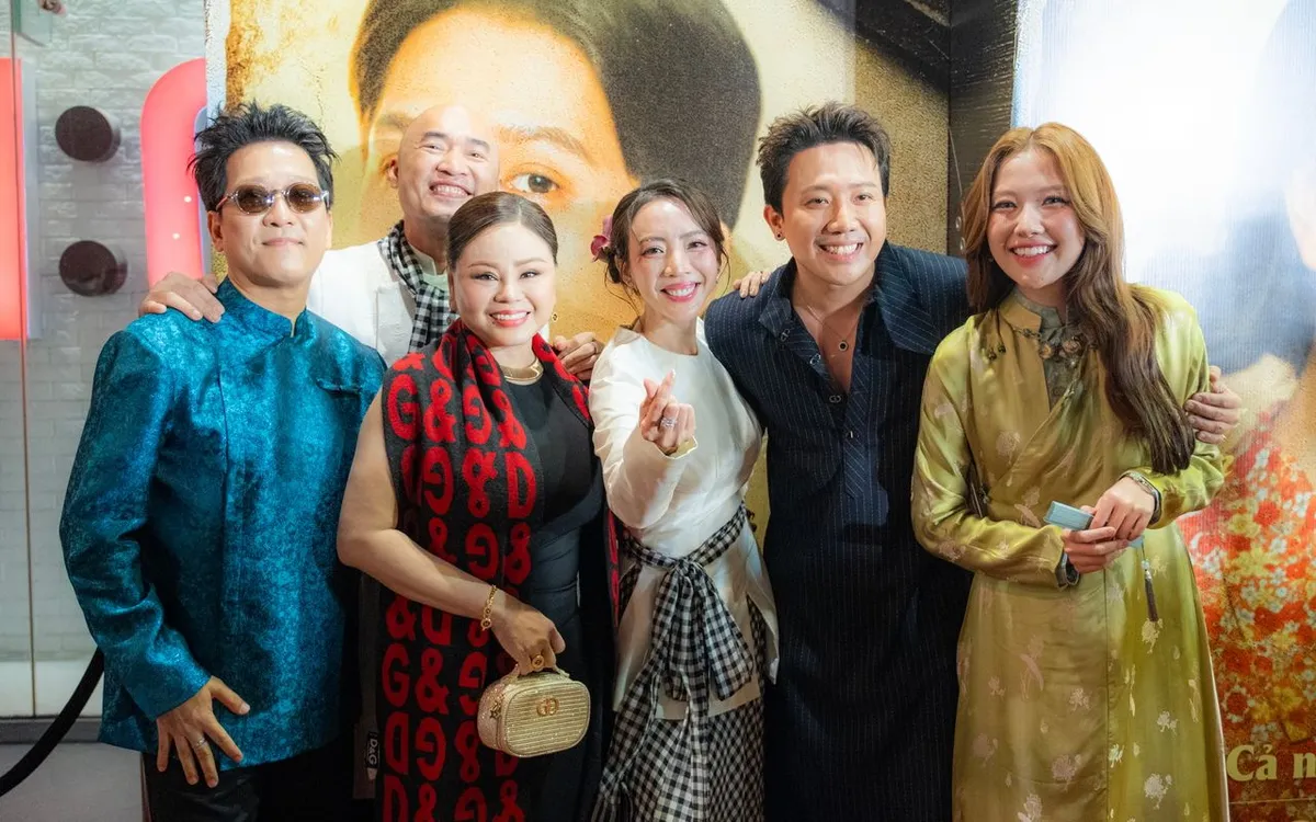 Trường Giang, Trấn Thành hội ngộ Thu Trang trên thảm đỏ ra mắt phim Ai thương ai mến