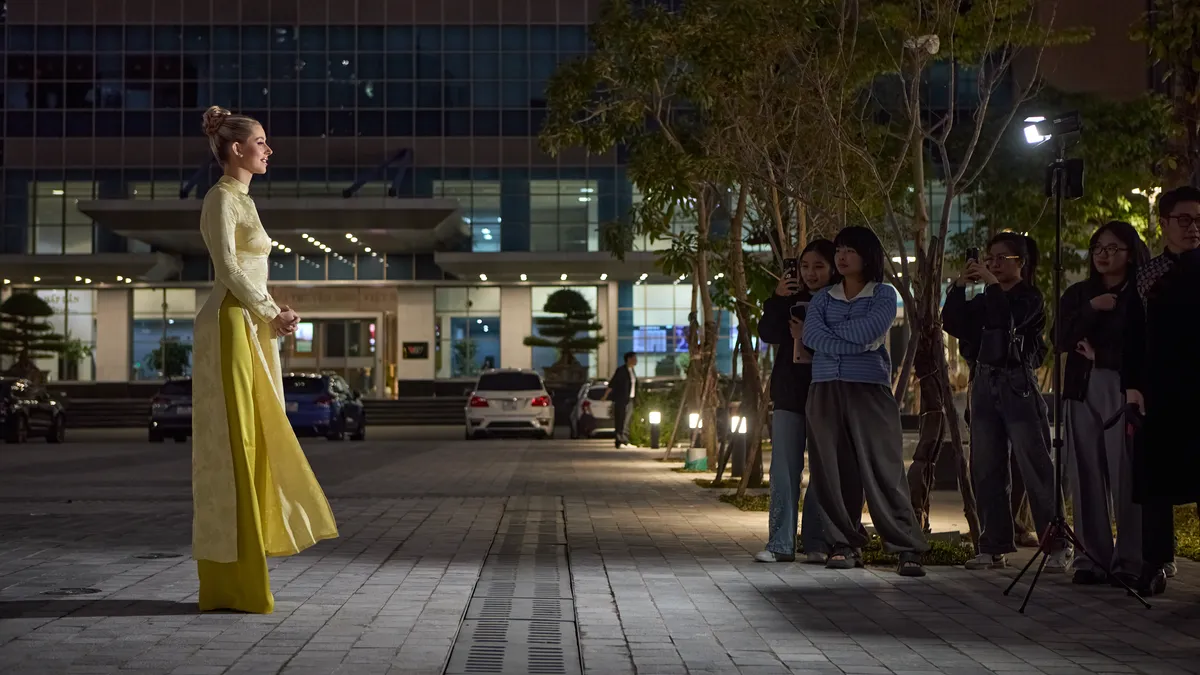 Miss Cosmo 2025 Yolina Lindquist dẫn chương tr&igrave;nh Gala "Symphony of Vietnam" - Ảnh 2.