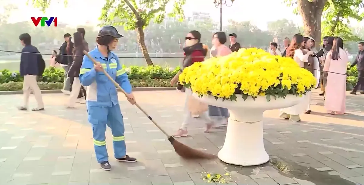 H&agrave; Nội giao quản l&yacute; m&ocirc;i trường cho c&aacute;c phường - Ảnh 1.