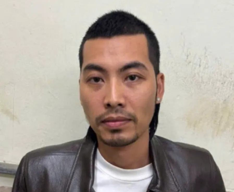 Từ b&agrave;i đăng &ldquo;thanh l&yacute;&rdquo; s&uacute;ng tr&ecirc;n mạng x&atilde; hội, 3 đối tượng bị C&ocirc;ng an H&agrave; Nội tạm giữ- Ảnh 1.