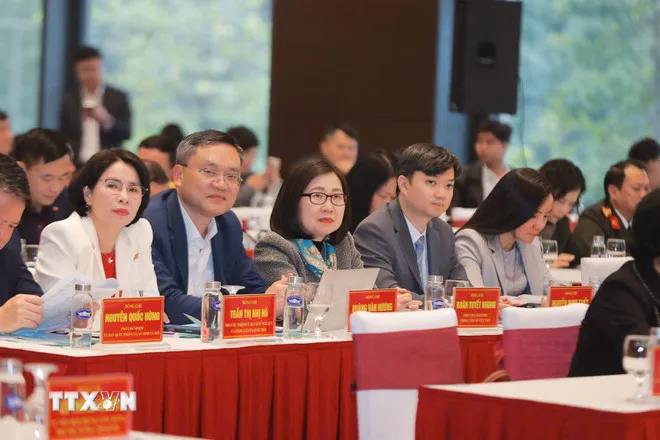 Tháo gỡ nhiều “điểm nghẽn” trong đấu thầu, quản lý giá dịch vụ y tế - Ảnh 2.