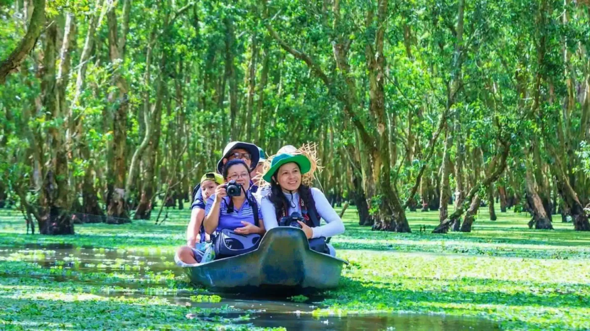 Xu hướng du lịch bền vững tại c&aacute;c Vườn quốc gia: Thi&ecirc;n nhi&ecirc;n l&agrave; di sản cần bảo vệ- Ảnh 1.