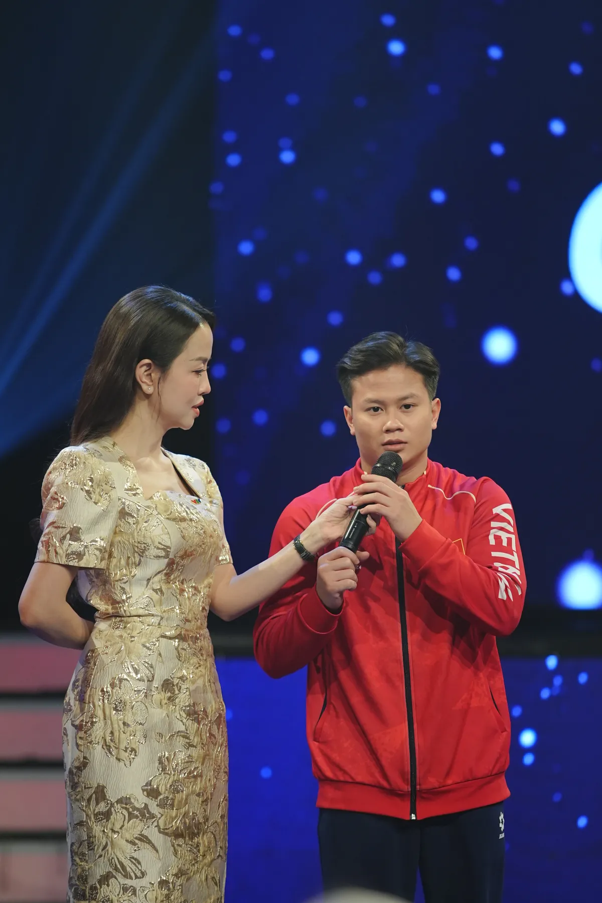 Gala Cất c&aacute;nh: Người thầy đứng sau những tấm huy chương v&agrave;ng của thể dục dụng cụ - Ảnh 2.