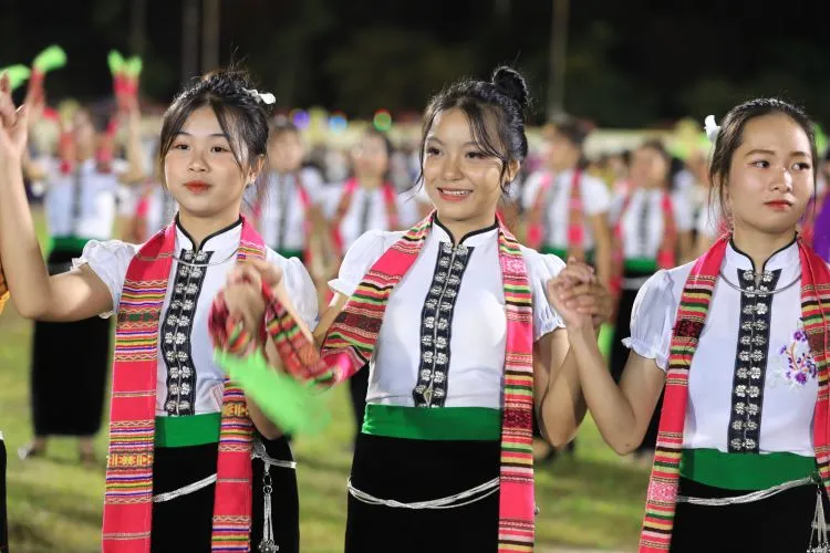 Nghệ thuật X&ograve;e Th&aacute;i: Biểu tượng văn h&oacute;a v&agrave; tinh thần đo&agrave;n kết của v&ugrave;ng T&acirc;y Bắc- Ảnh 2.