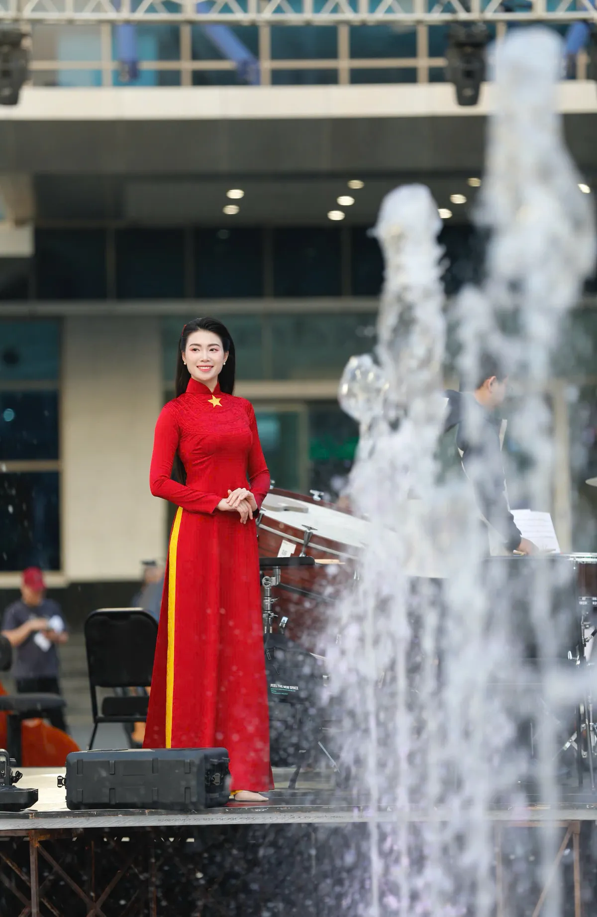 BTV Điệp Anh chia sẻ về cảm giác "thỏa mãn làm nghề" trong Dấu ấn 2025 - Ảnh 4.