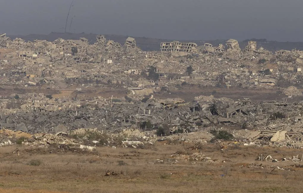 Israel bị cáo buộc vi phạm lệnh ngừng bắn tại Gaza gần 1.000 lần - Ảnh 1.