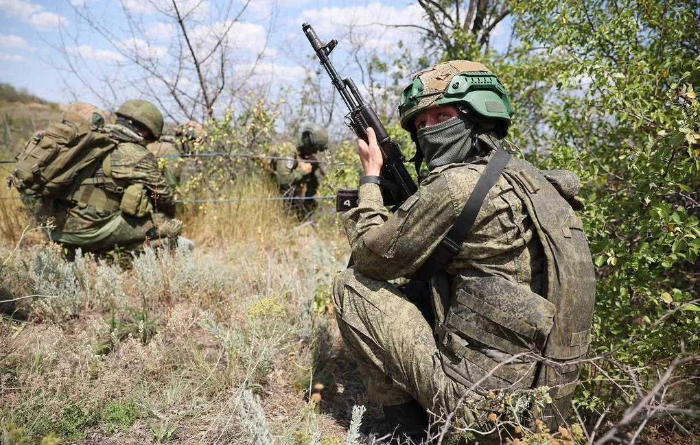 Quân đội Nga kiểm soát cộng đồng Dibrova ở vùng Donetsk - Ảnh 1.