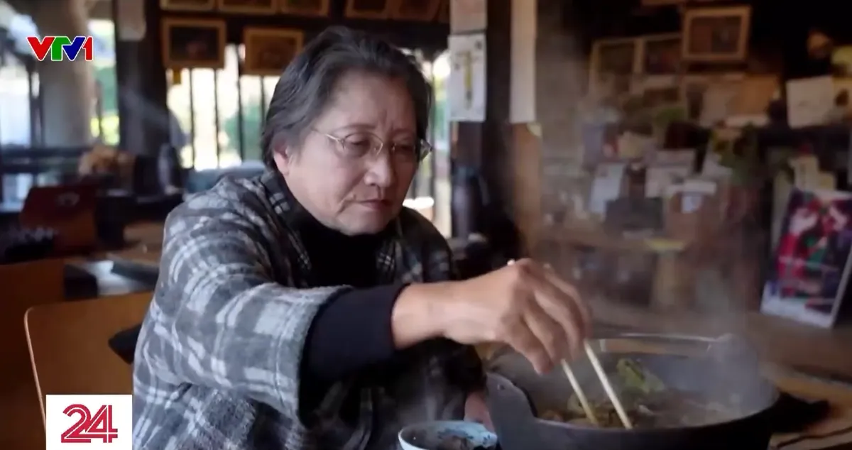 Từ động vật nguy hiểm, gấu ở Nhật Bản trở thành đặc sản trên bàn ăn - Ảnh 1.