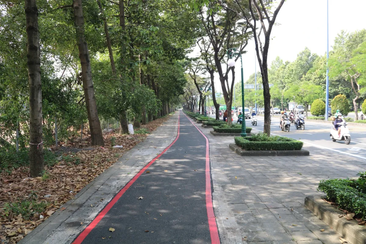 TP Hồ Ch&iacute; Minh đưa v&agrave;o sử dụng l&agrave;n đường cho xe đạp đầu ti&ecirc;n - Ảnh 1.
