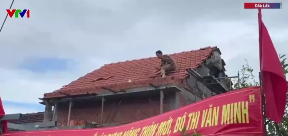 Sau lũ dữ, nụ cười trở lại c&ugrave;ng Chiến dịch Quang Trung- Ảnh 1.