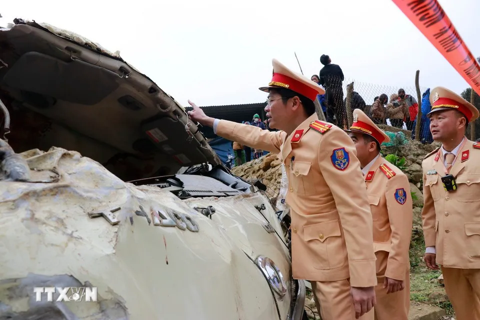Kiểm tra doanh nghiệp c&oacute; phương tiện g&acirc;y tai nạn khiến 9 người tử vong ở L&agrave;o Cai - Ảnh 4.