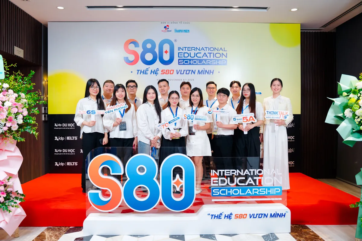 Học bổng Tiếng Anh S80: Mỗi ng&agrave;y cấp 115 học bổng, h&agrave;ng ng&agrave;n hồ sơ đua gi&agrave;nh suất cuối - Ảnh 1.