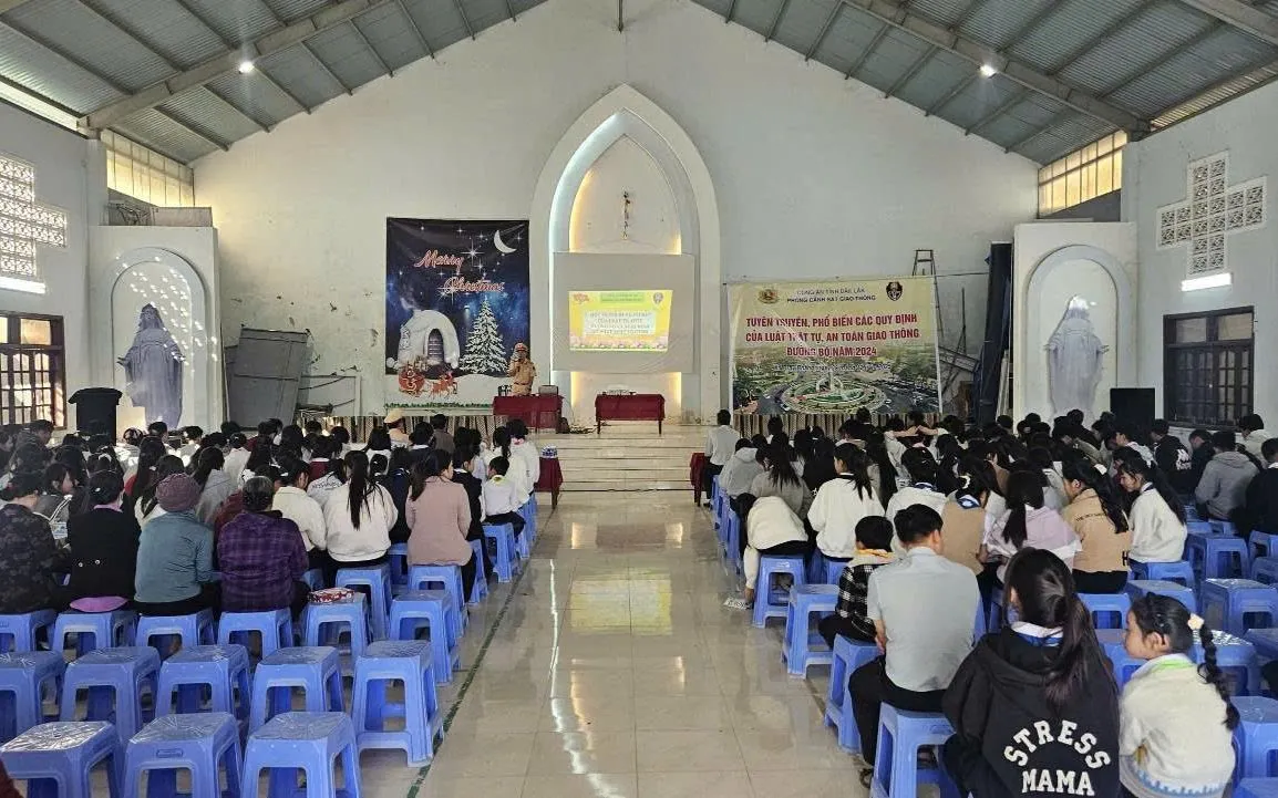 Quang cảnh buổi tuyên truyền.