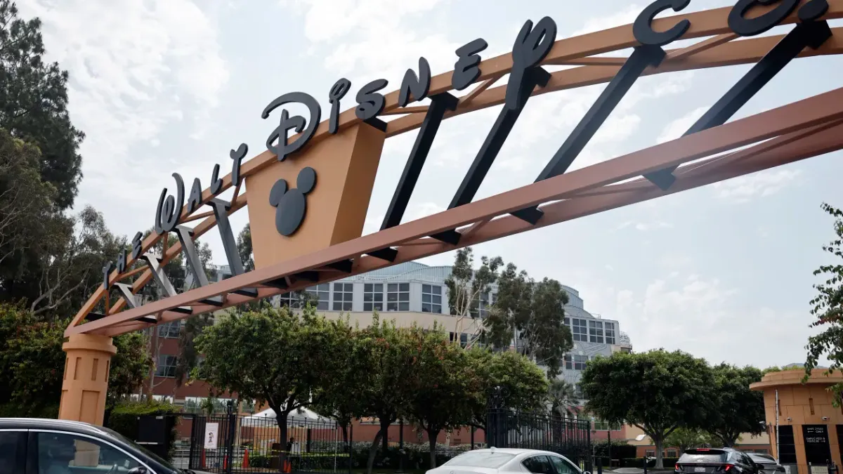 Disney chấp nhận nộp phạt 10 triệu USD để d&agrave;n xếp c&aacute;o buộc vi phạm quyền ri&ecirc;ng tư trẻ em- Ảnh 1.