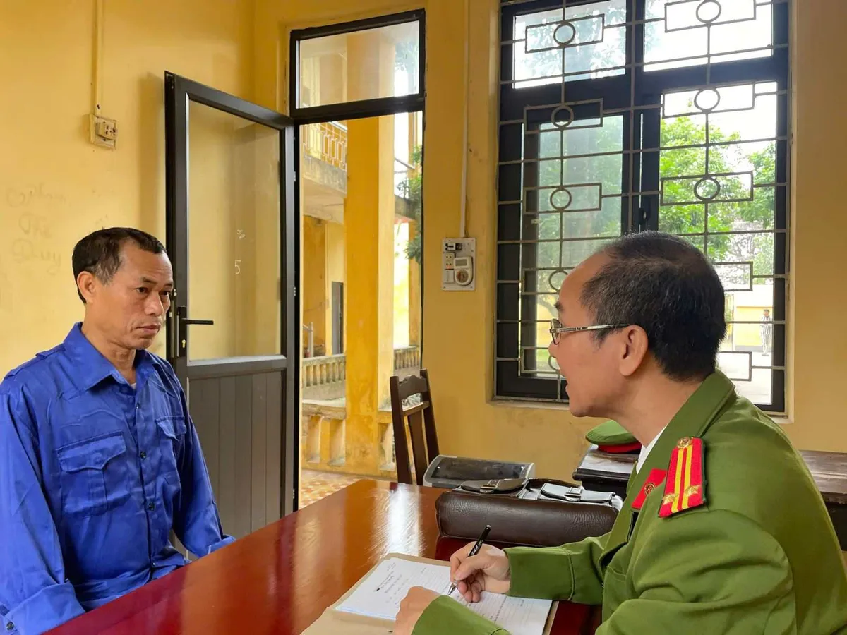 Khởi tố 5 chủ hộ sản xuất ch&igrave;, nhựa t&aacute;i chế trốn thuế gần 19 tỷ đồng - Ảnh 2.