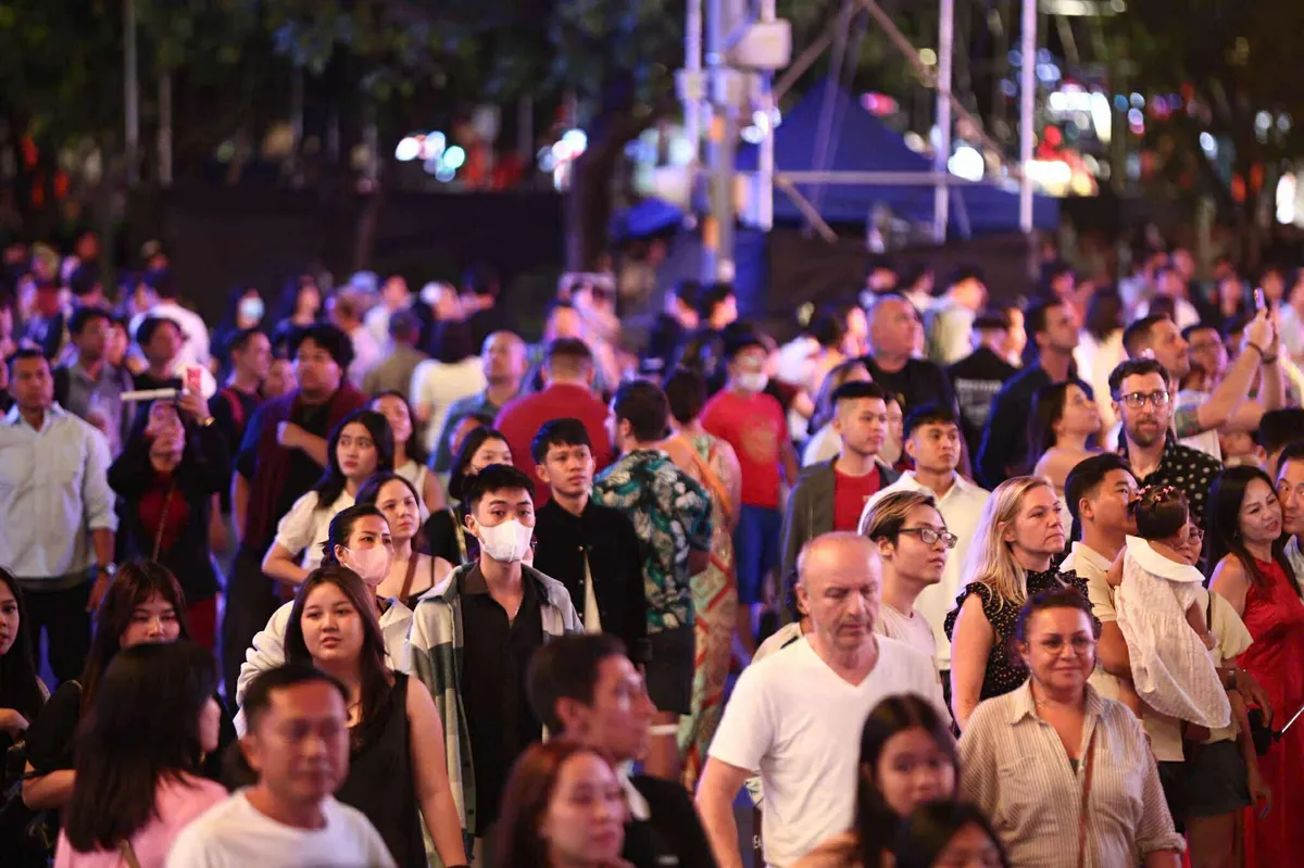 Tưng bừng ph&aacute;o hoa ch&agrave;o đ&oacute;n năm mới 2026 tr&ecirc;n khắp cả nước - Ảnh 41.