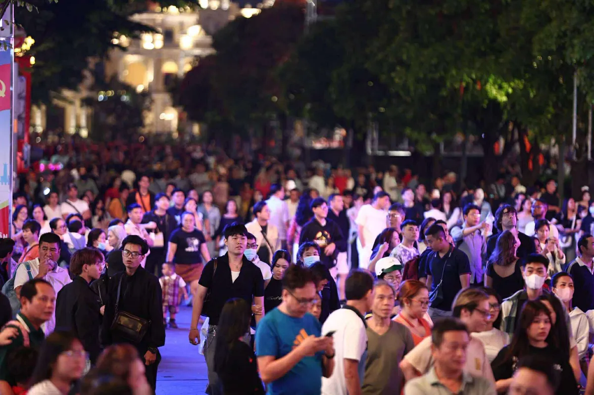 Tưng bừng ph&aacute;o hoa ch&agrave;o đ&oacute;n năm mới 2026 tr&ecirc;n khắp cả nước - Ảnh 40.