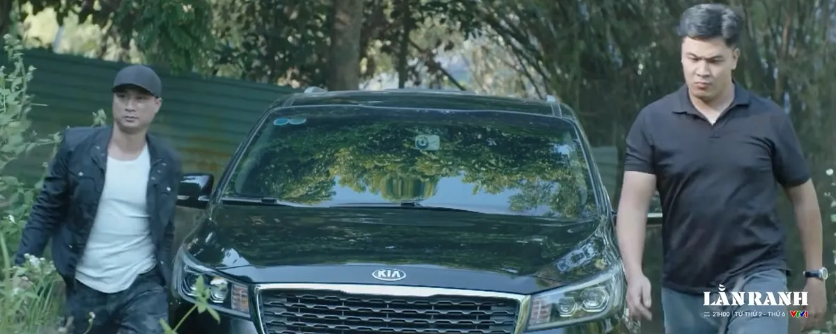 Lằn ranh - Tập 43: Ông Sách phản đối Chủ tịch tỉnh gay gắt để bảo vệ người tình - Ảnh 4.