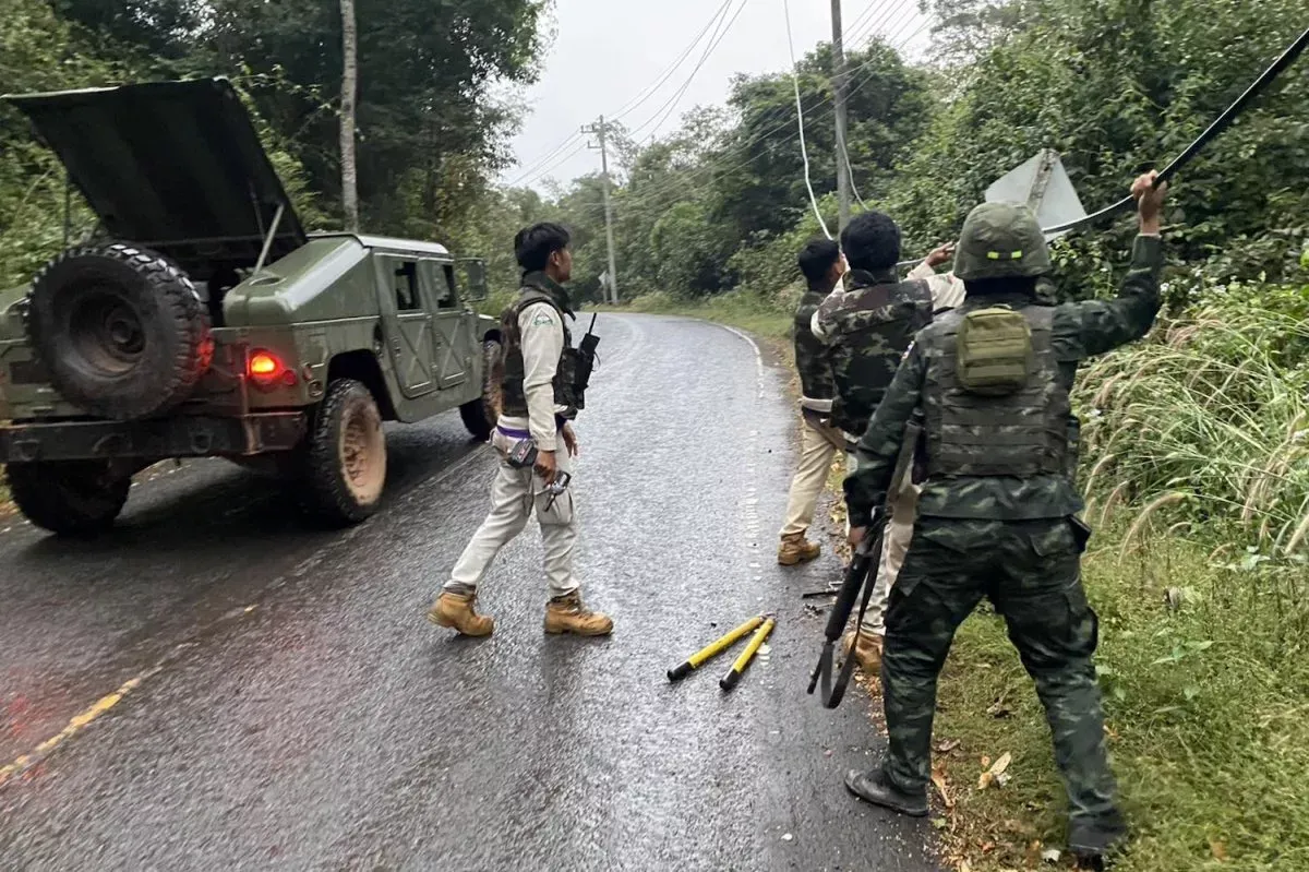 Th&aacute;i Lan tạm ho&atilde;n trao trả t&ugrave; binh cho Campuchia- Ảnh 1.