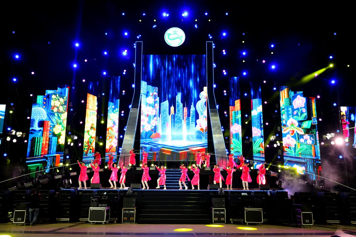 Cần Thơ rộn r&agrave;ng ch&agrave;o năm mới 2026 - Ảnh 5.