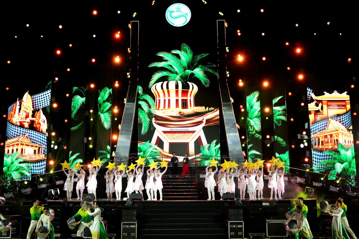 Cần Thơ rộn r&agrave;ng ch&agrave;o năm mới 2026 - Ảnh 6.