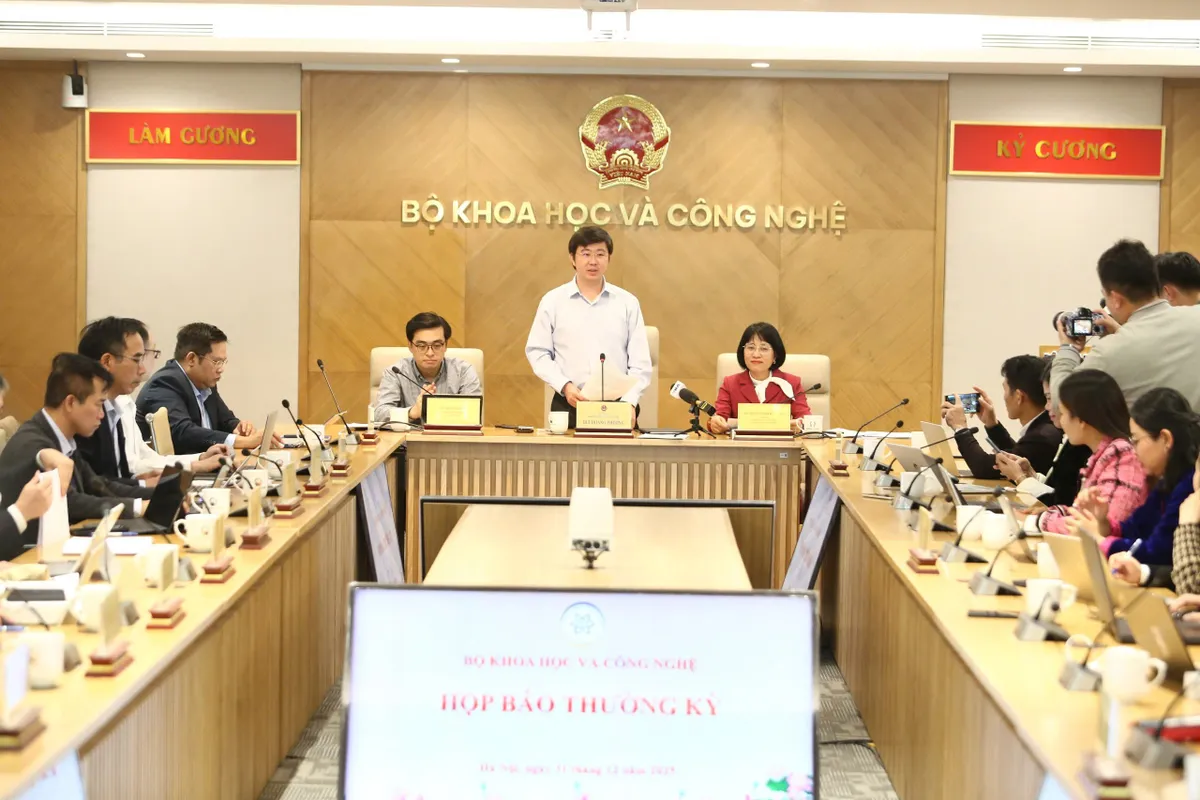 Hướng tới 100% dịch vụ công thiết yếu ứng dụng AI từ năm 2026 - Ảnh 1.