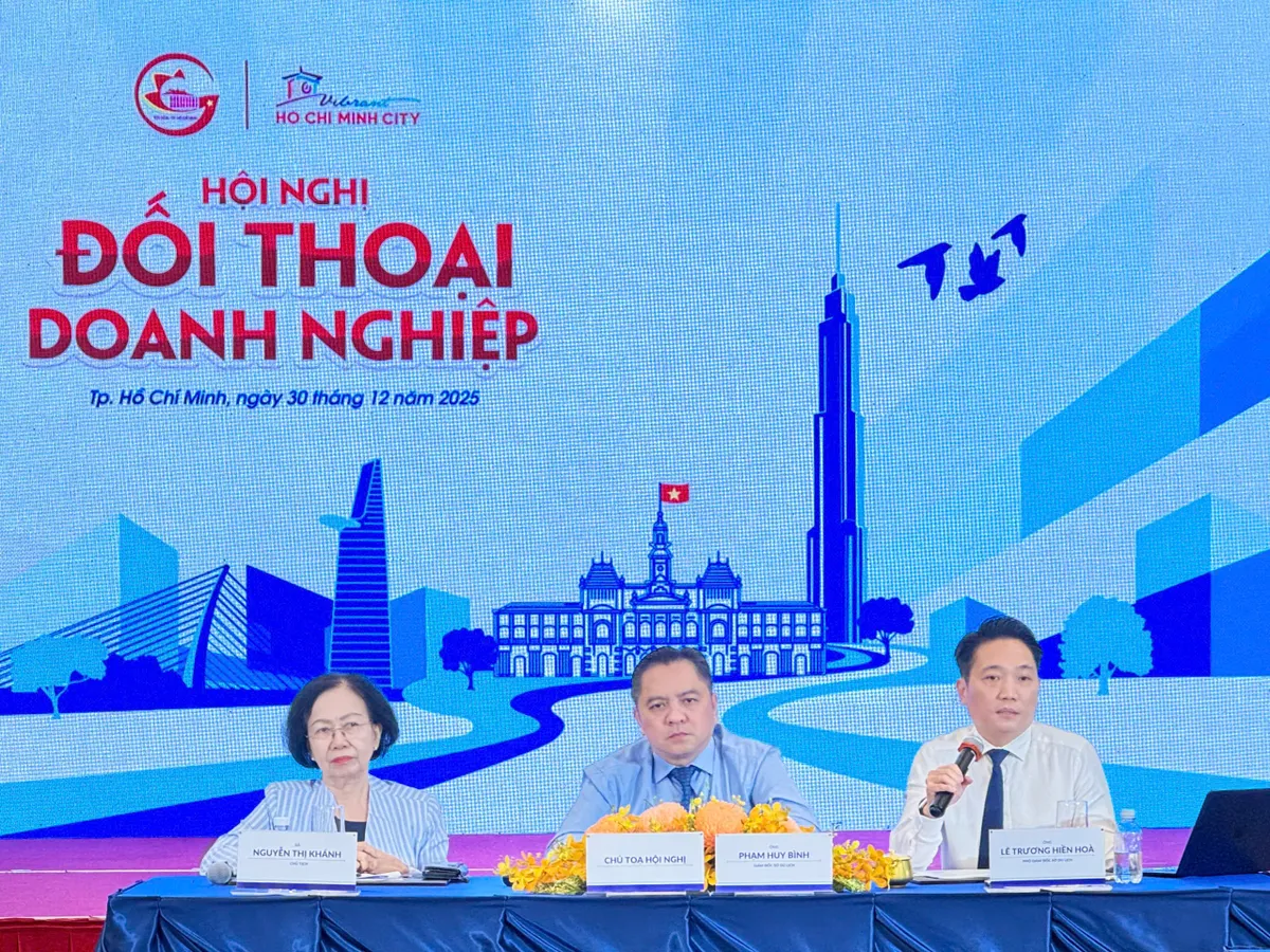 Du lịch TP Hồ Ch&iacute; Minh gỡ &ldquo;điểm nghẽn&rdquo; để bứt ph&aacute;- Ảnh 1.