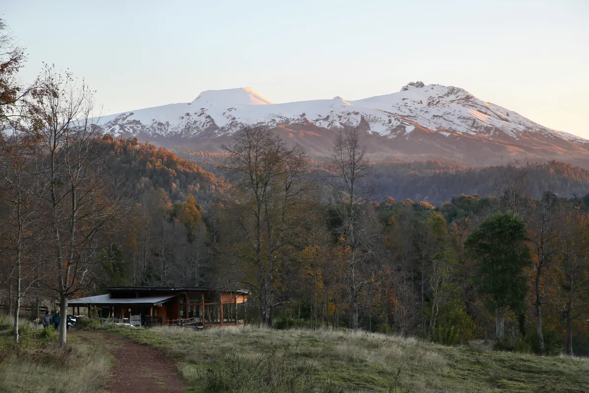 Băng tan &ldquo; đ&aacute;nh thức&rdquo; những n&uacute;i lửa nguy hiểm nhất thế giới - Ảnh 3.