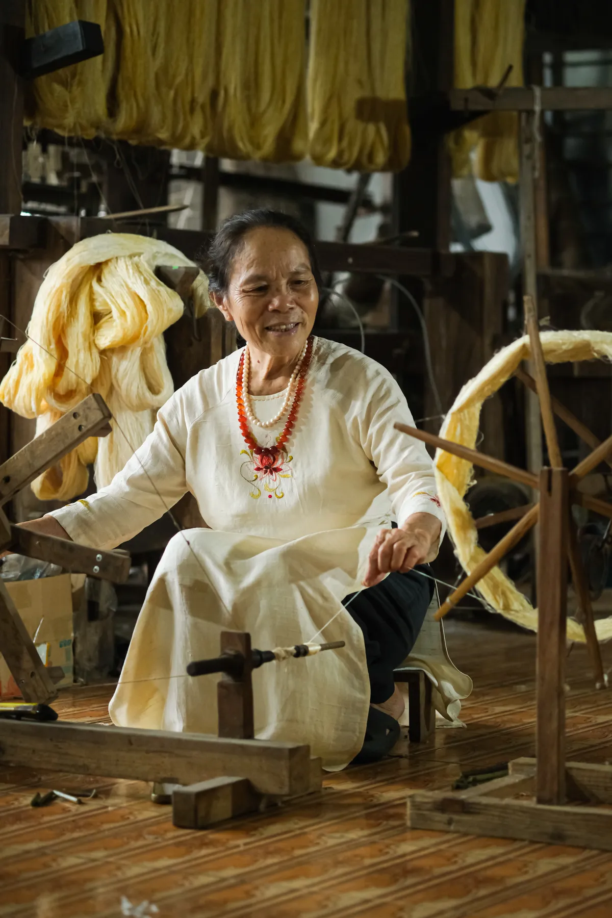 Lụa tơ sen - hơi thở mới của l&agrave;ng lụa Ph&ugrave;ng X&aacute; - Ảnh 5.