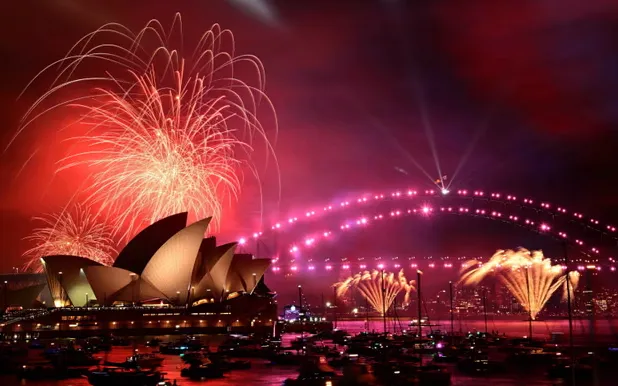 Màn trình diễn pháo hoa đêm giao thừa tại cầu cảng Sydney sẽ thắp sáng bầu trời Australia để chào đón năm 2026 (Ảnh tư liệu: EPA)