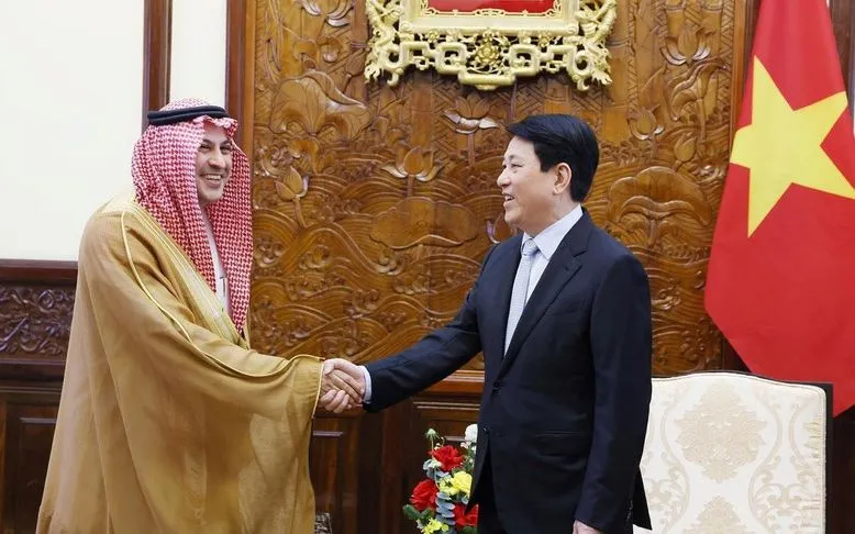 Chủ tịch nước Lương Cường tiếp Đại sứ Vương quốc Saudi Arabia tại Việt Nam Mohammed Ismaeil A. Dahlwy.