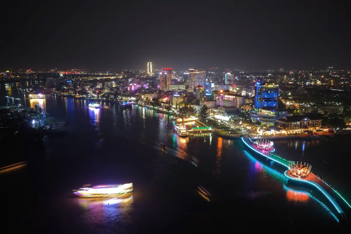 Cần Thơ rộn r&agrave;ng ch&agrave;o năm mới 2026 - Ảnh 14.