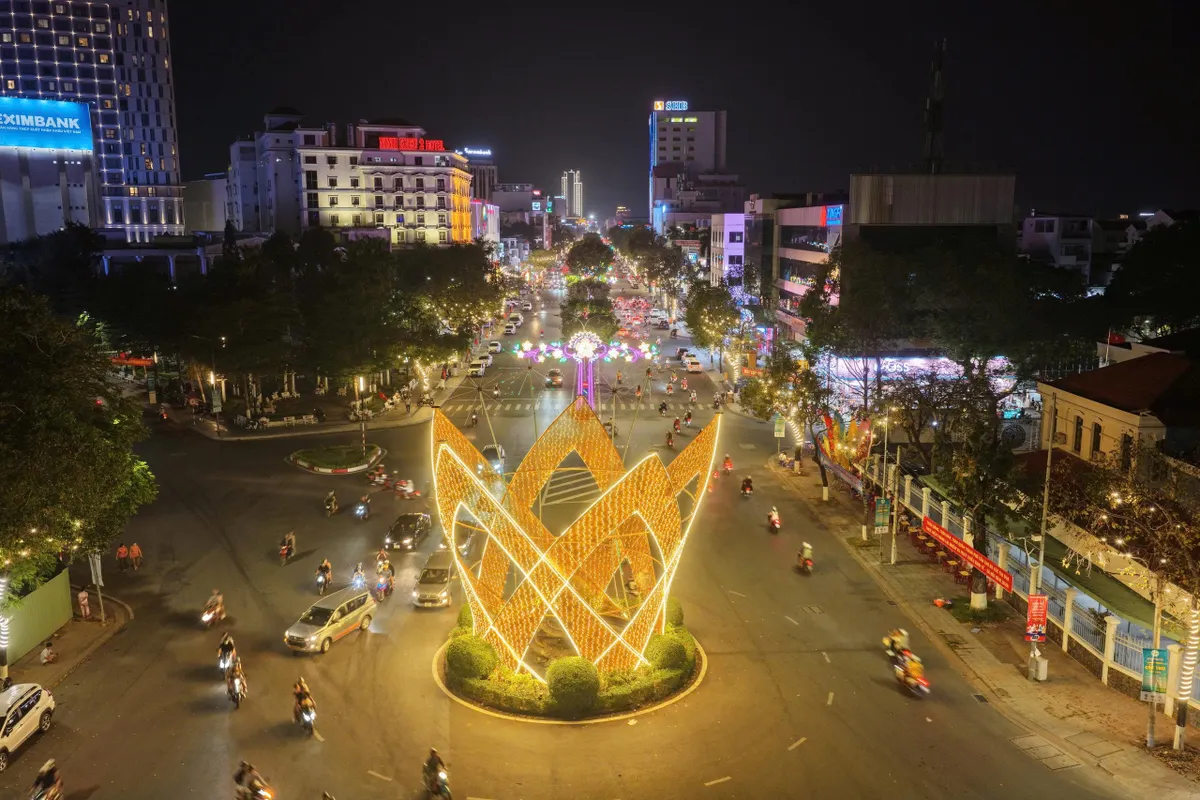 Cần Thơ rộn r&agrave;ng ch&agrave;o năm mới 2026 - Ảnh 12.