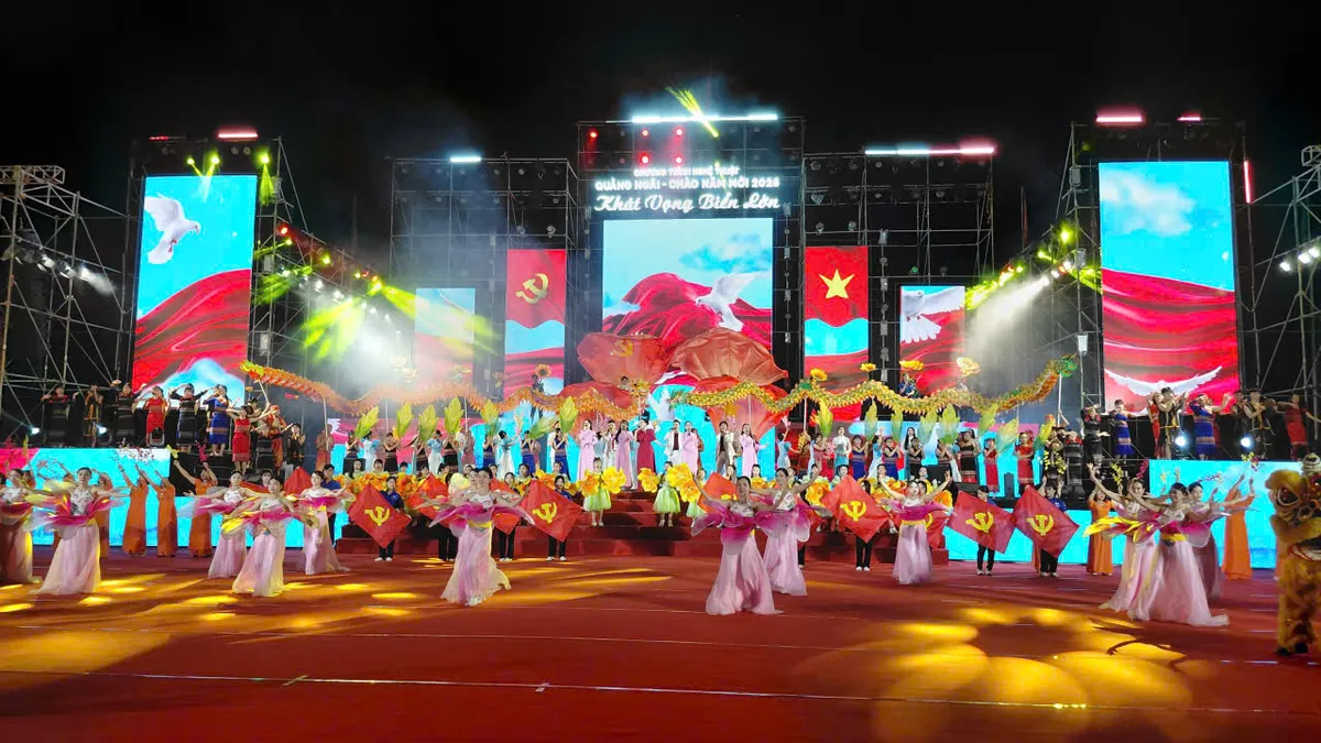 Tưng bừng ph&aacute;o hoa ch&agrave;o đ&oacute;n năm mới 2026 tr&ecirc;n khắp cả nước - Ảnh 31.