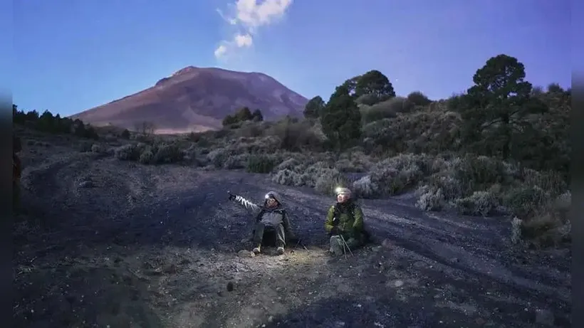 Indonesia nâng mức cảnh báo núi lửa và động đất ở tỉnh Aceh - Ảnh 1.