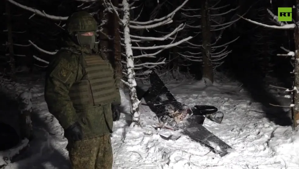 Nga c&ocirc;ng bố video UAV Ukraine sử dụng để tấn c&ocirc;ng dinh thự của Tổng thống Putin - Ảnh 1.