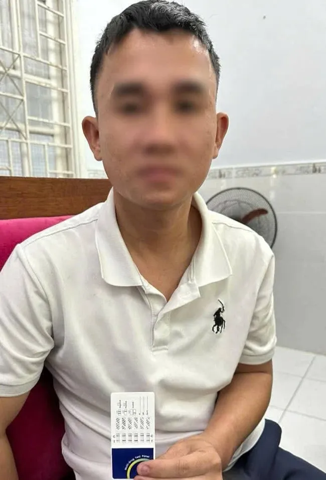 Giả danh c&aacute;n bộ trường đại học, lừa &ldquo;chạy&rdquo; chuyển trường chiếm đoạt hơn 40 triệu đồng- Ảnh 1.