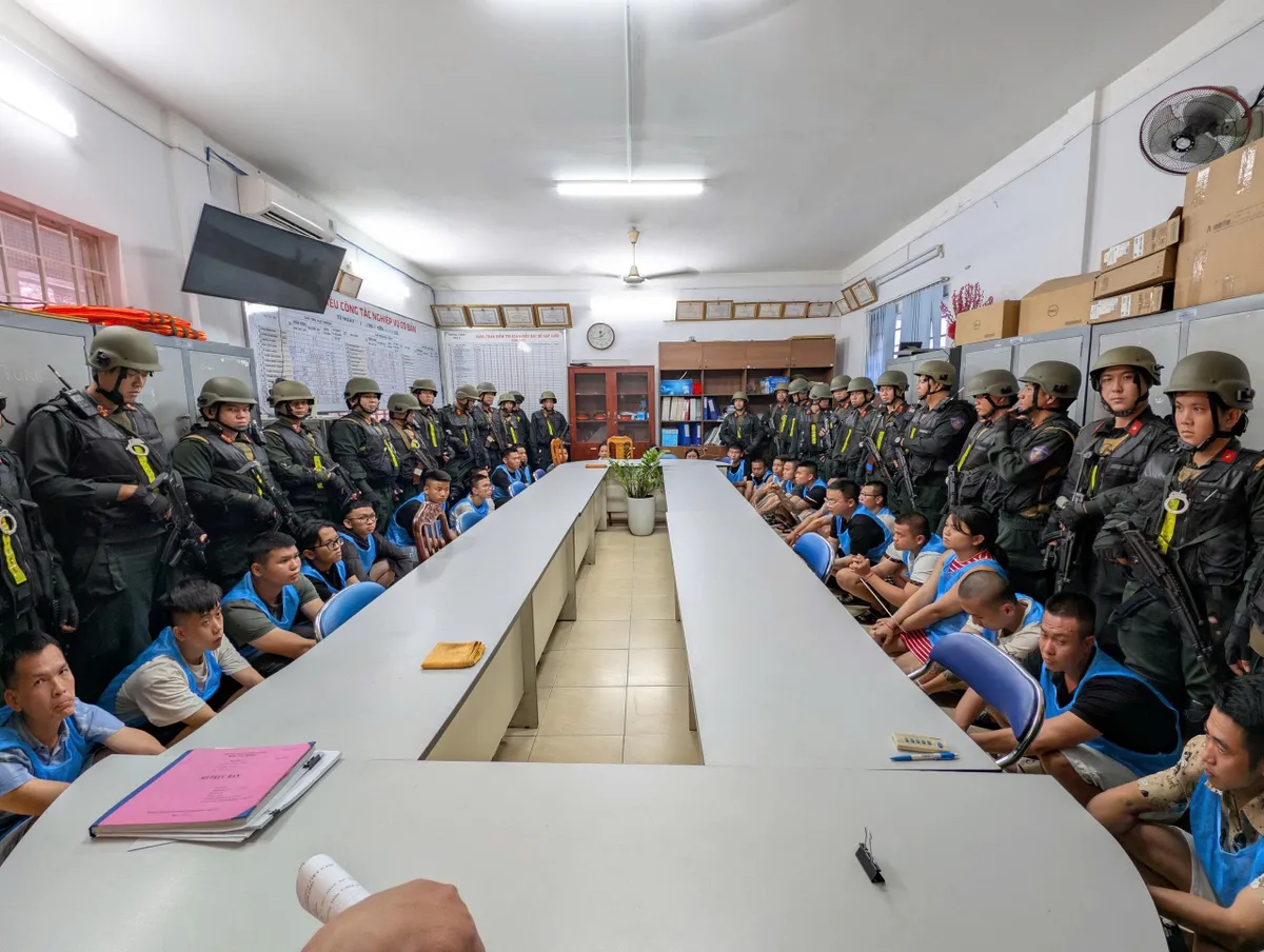 D&ugrave;ng danh nghĩa hiệp sĩ giải cứu người từ Campuchia để cưỡng đoạt t&agrave;i sản  - Ảnh 2.