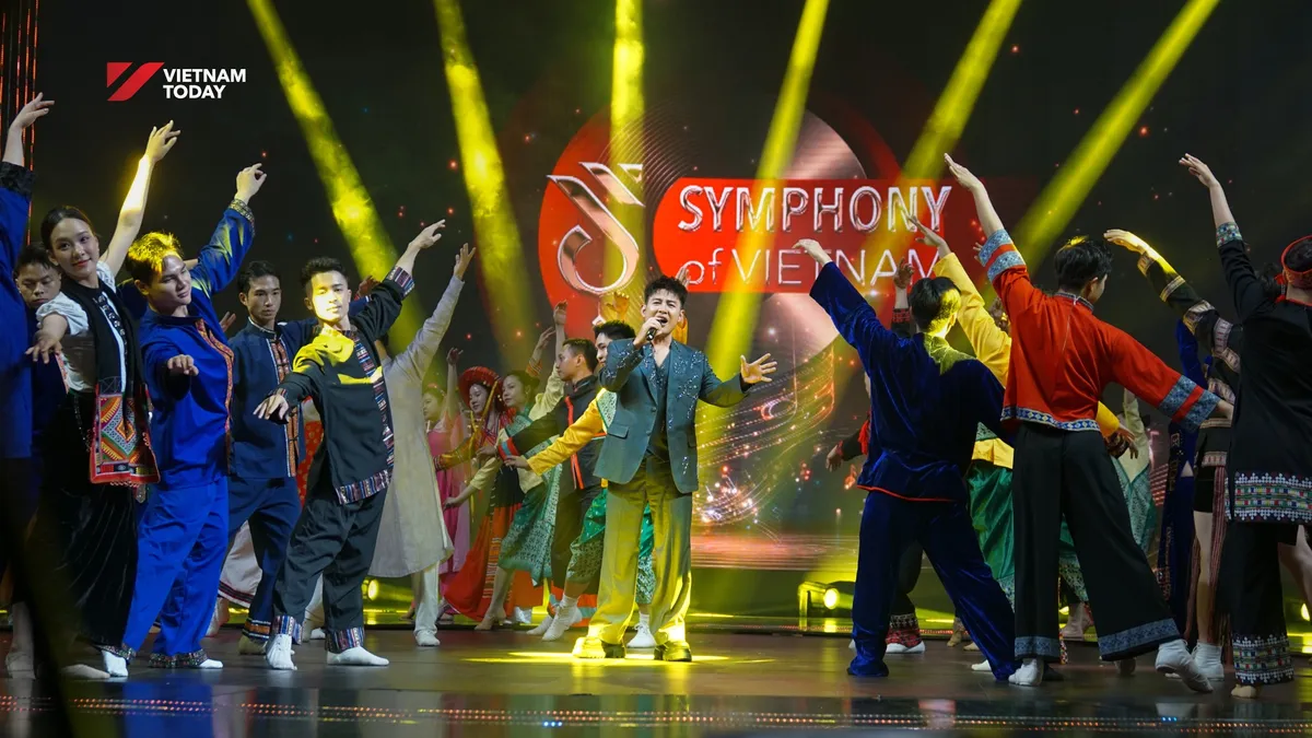 Ngay từ lần đầu phát sóng, Symphony of Vietnam đã tạo sức hút mạnh mẽ với hành trình âm nhạc kết nối thế giới - Ảnh 4.