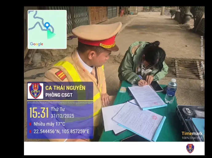 Xử phạt 700.000 đồng nữ Hot TikToker dừng xe tranh c&atilde;i giữa đường- Ảnh 2.