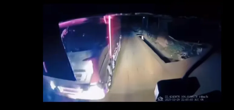 Xử phạt 700.000 đồng nữ Hot TikToker dừng xe tranh c&atilde;i giữa đường- Ảnh 1.