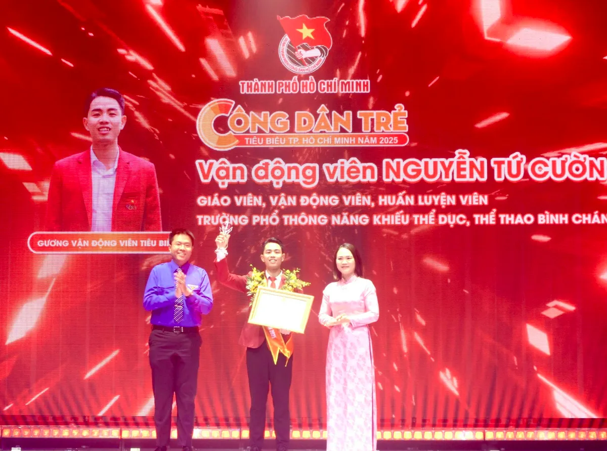 TP Hồ Chí Minh vinh danh 12 Công dân trẻ tiêu biểu - Ảnh 4.