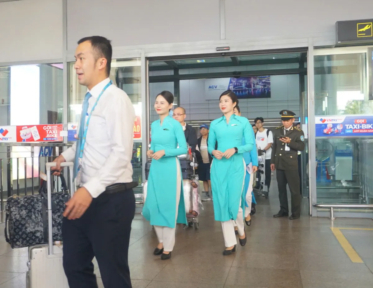 Du lịch Đ&agrave; Nẵng rộn r&agrave;ng đ&oacute;n những vị kh&aacute;ch đầu ti&ecirc;n của năm 2026- Ảnh 1.